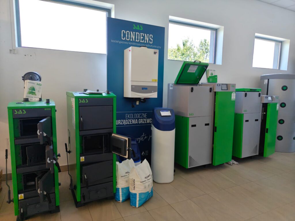 Ekspozycja kotłów i pomp ciepła w hurtowni Hydro Instal Busko-Zdrój